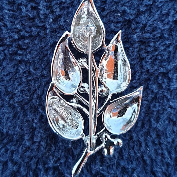 Vintage Sarah Coventry Silver-Tone Leaf Brooch – Like New! - Picture 3 of 10